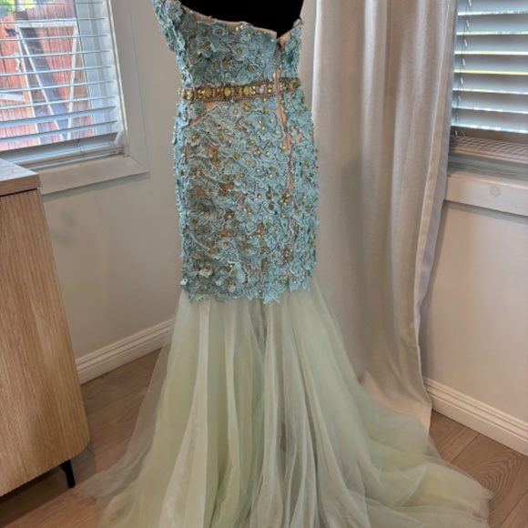 Evening gown - Picture 3 of 9